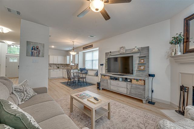 5218 Griffins Pointe Drive, Rowlett, TX 75089