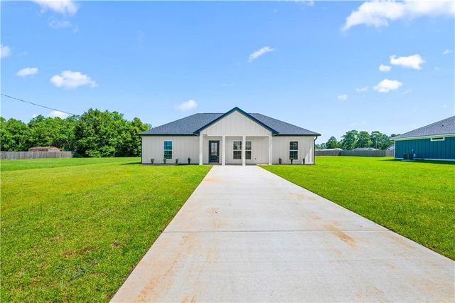 9980 Lighthouse Avenue, Grand Bay, AL 36541