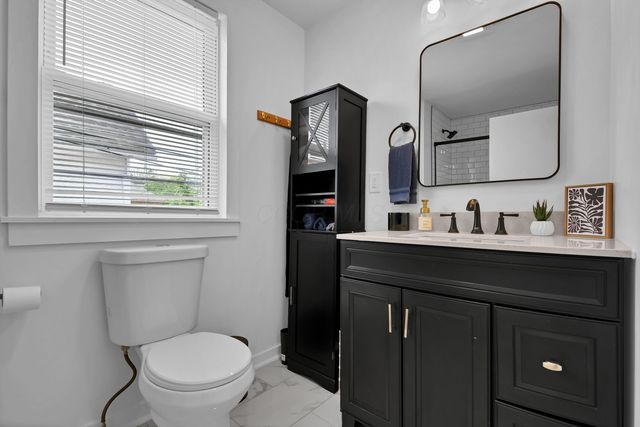 18 E Oak Street, Newark, OH 43055