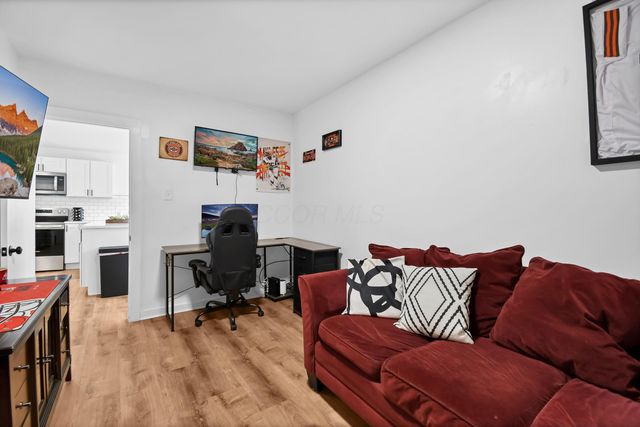 18 E Oak Street, Newark, OH 43055