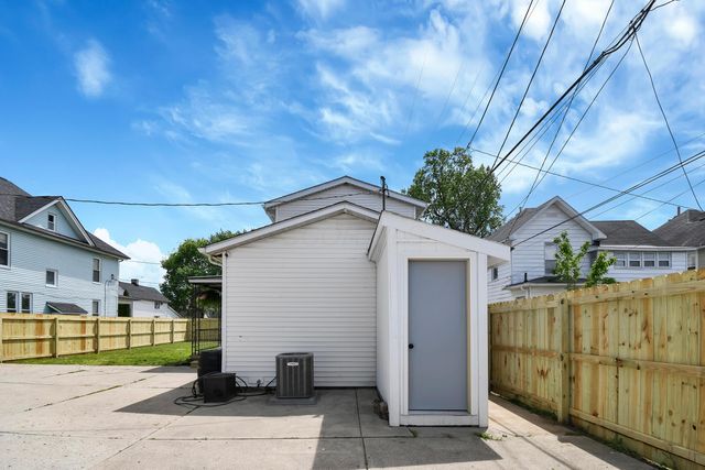 18 E Oak Street, Newark, OH 43055