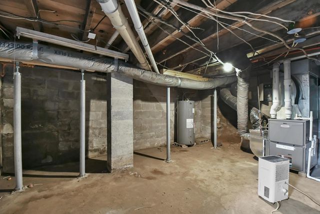 18 E Oak Street, Newark, OH 43055