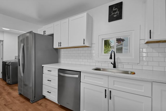 18 E Oak Street, Newark, OH 43055