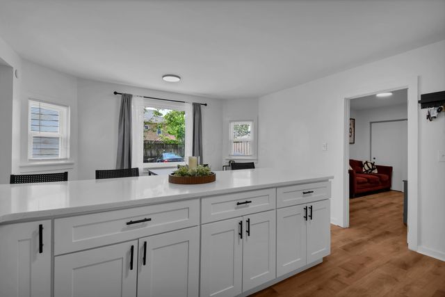 18 E Oak Street, Newark, OH 43055