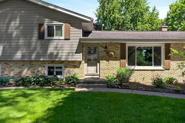 2214 STEWARD COURT, Sun Prairie, WI 53590