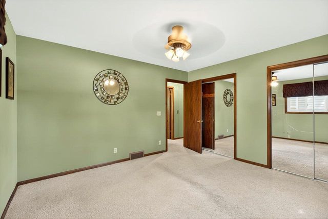 2214 STEWARD COURT, Sun Prairie, WI 53590