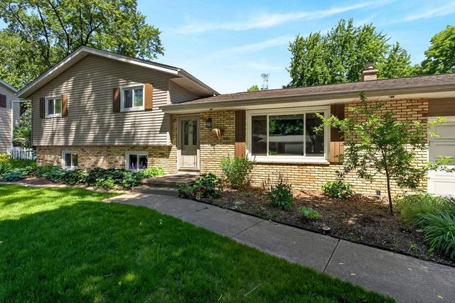 2214 STEWARD COURT, Sun Prairie, WI 53590