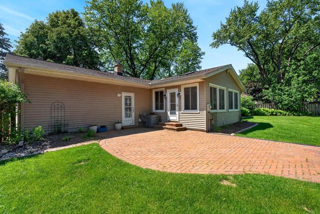 2214 STEWARD COURT, Sun Prairie, WI 53590