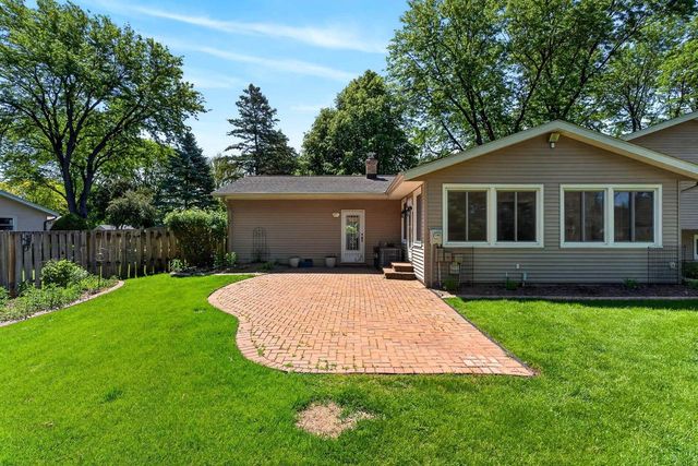 2214 STEWARD COURT, Sun Prairie, WI 53590