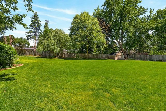 2214 STEWARD COURT, Sun Prairie, WI 53590
