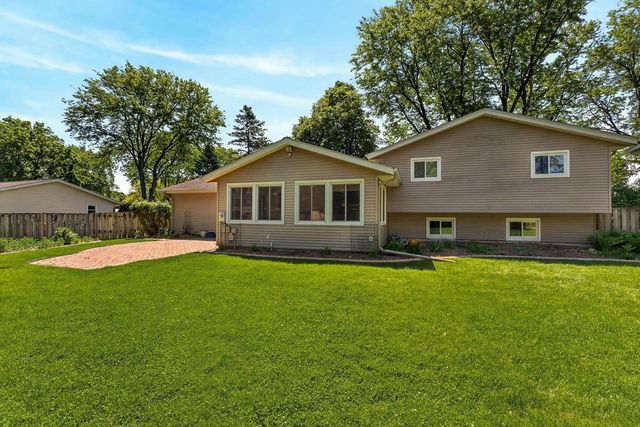 2214 STEWARD COURT, Sun Prairie, WI 53590