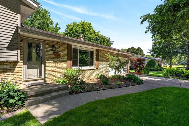 2214 STEWARD COURT, Sun Prairie, WI 53590
