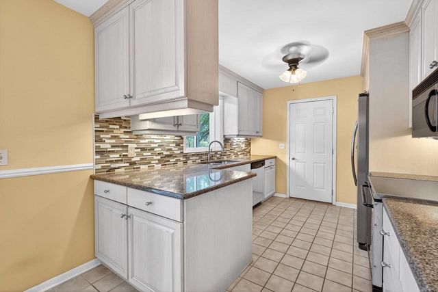 2214 STEWARD COURT, Sun Prairie, WI 53590