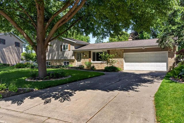 2214 STEWARD COURT, Sun Prairie, WI 53590