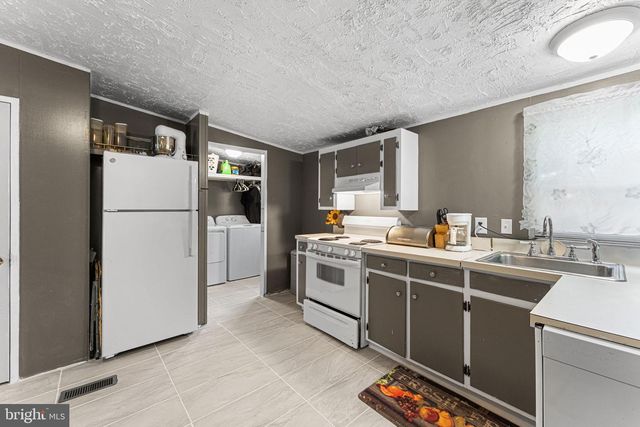 315 BLACKBERRY RD, Reedville, VA 22539