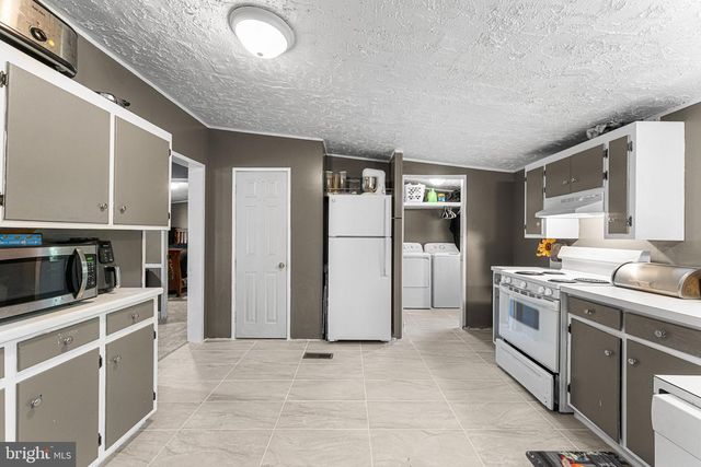 315 BLACKBERRY RD, Reedville, VA 22539