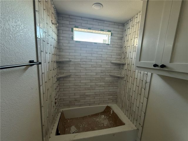 7822 Mathis Creek Drive, Bryan, TX 77808