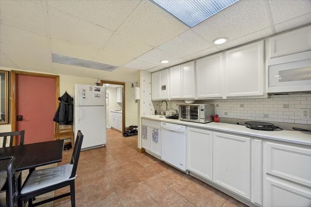 23 Netherlands Rd 1, Brookline, MA 02445