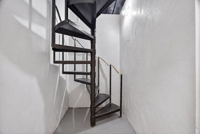 23 Netherlands Rd 1, Brookline, MA 02445