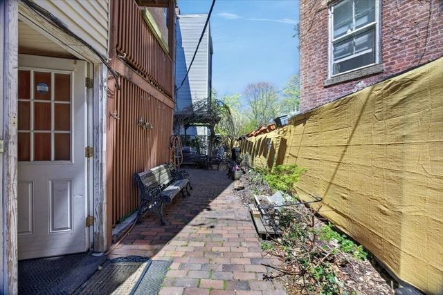 23 Netherlands Rd 1, Brookline, MA 02445
