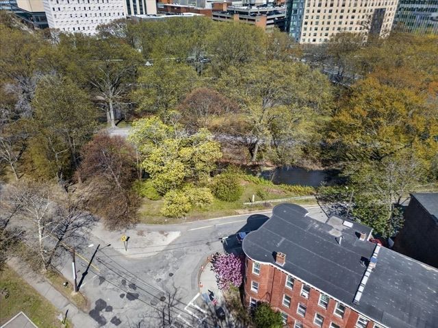 23 Netherlands Rd 1, Brookline, MA 02445