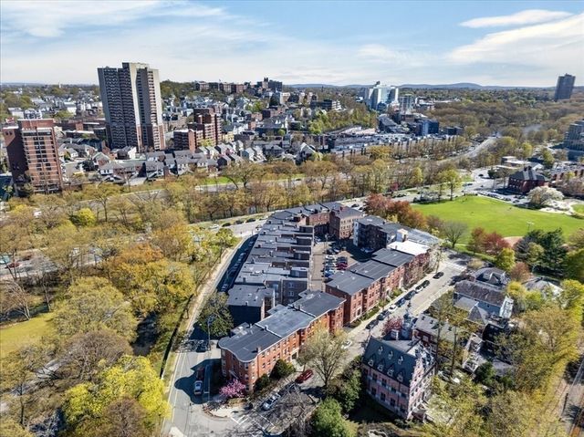 23 Netherlands Rd 1, Brookline, MA 02445