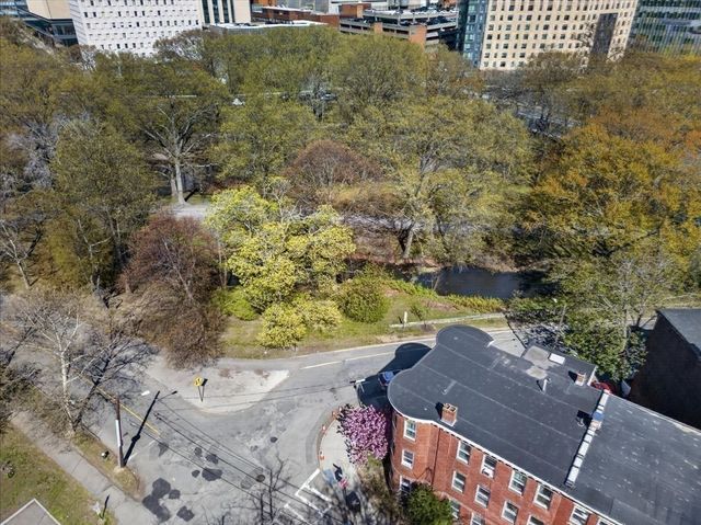 23 Netherlands Rd 1, Brookline, MA 02445