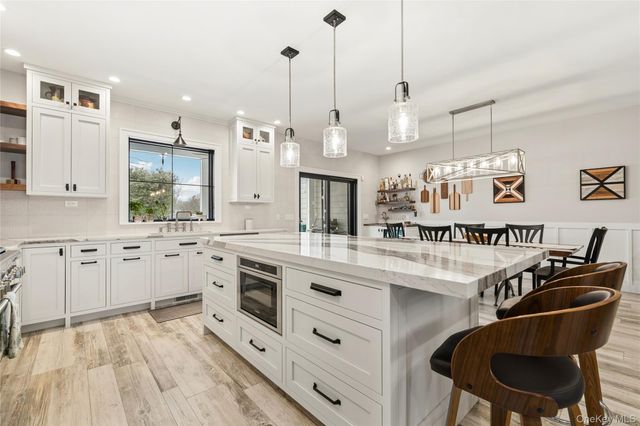 55 S Phillips Avenue, Speonk, NY 11972