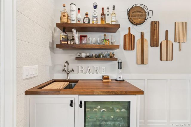 55 S Phillips Avenue, Speonk, NY 11972