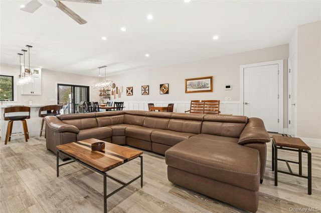 55 S Phillips Avenue, Speonk, NY 11972