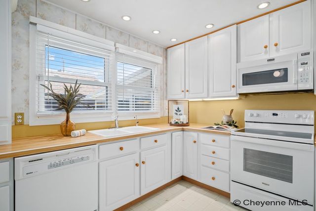 1119 S ARP AVE, Cheyenne, WY 82007