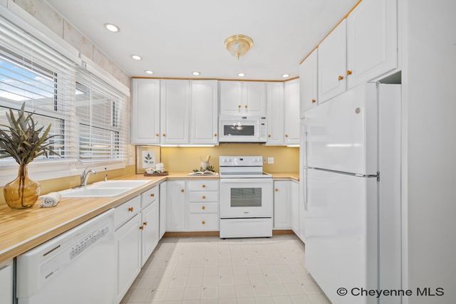 1119 S ARP AVE, Cheyenne, WY 82007