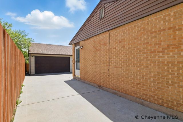 1119 S ARP AVE, Cheyenne, WY 82007