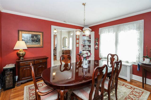 71 Beechwood Avenue, Manhasset, NY 11030