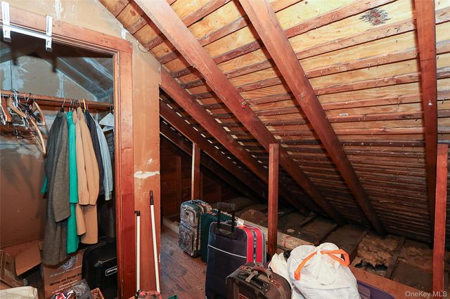 71 Beechwood Avenue, Manhasset, NY 11030