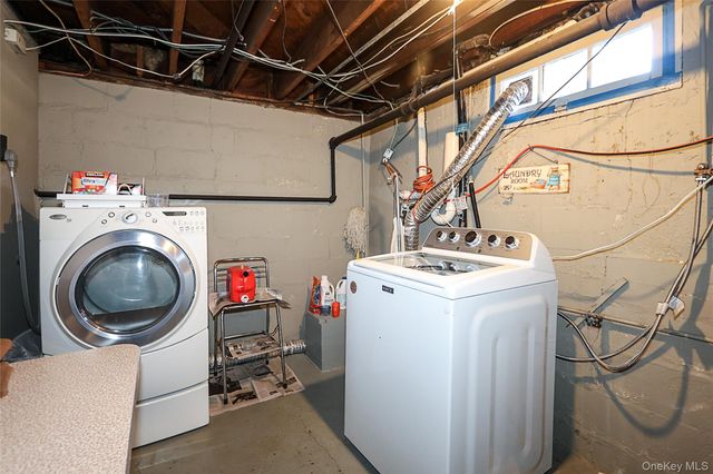 71 Beechwood Avenue, Manhasset, NY 11030