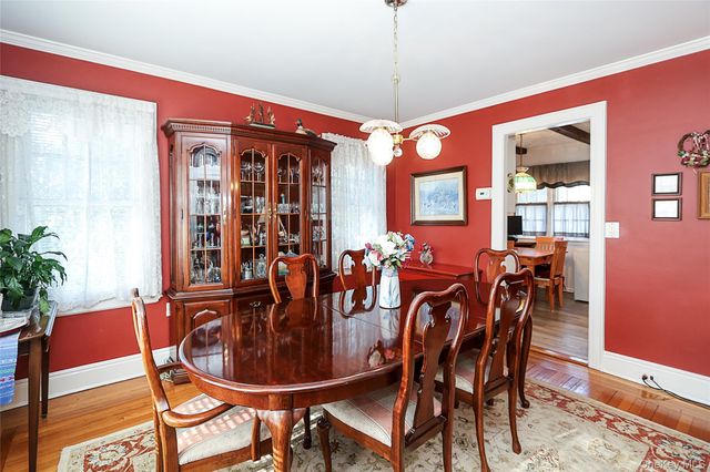 71 Beechwood Avenue, Manhasset, NY 11030