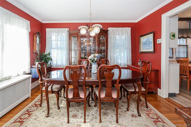 71 Beechwood Avenue, Manhasset, NY 11030