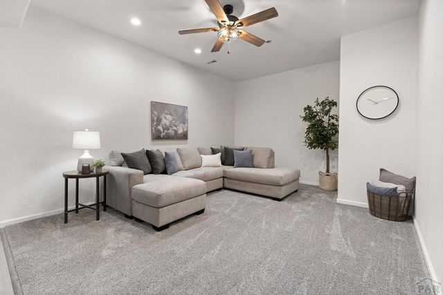 5114 Lynn Meadows Dr, Pueblo, CO 81005