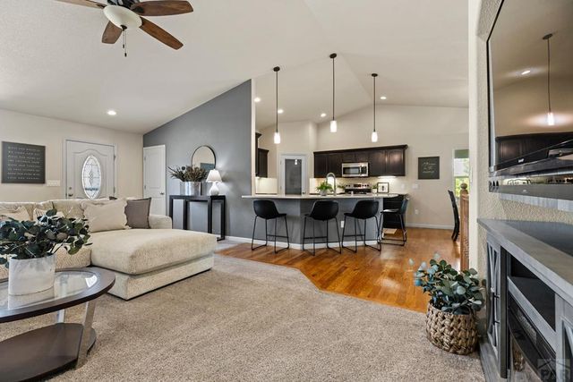 5114 Lynn Meadows Dr, Pueblo, CO 81005