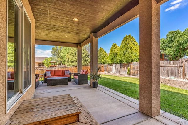 5114 Lynn Meadows Dr, Pueblo, CO 81005