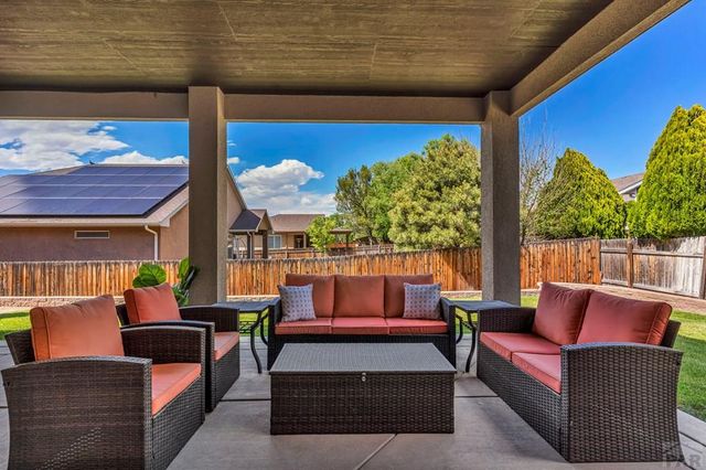 5114 Lynn Meadows Dr, Pueblo, CO 81005
