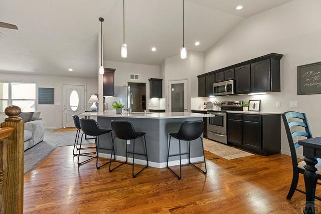 5114 Lynn Meadows Dr, Pueblo, CO 81005