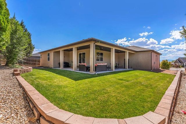 5114 Lynn Meadows Dr, Pueblo, CO 81005