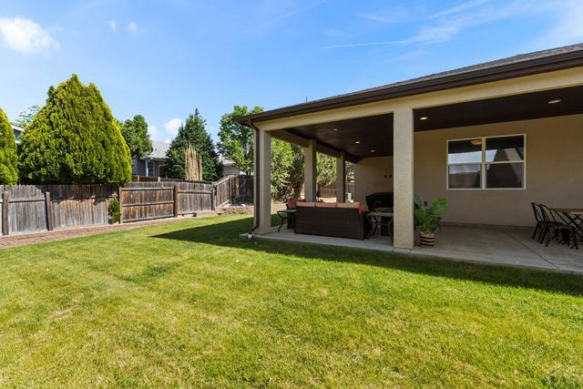 5114 Lynn Meadows Dr, Pueblo, CO 81005