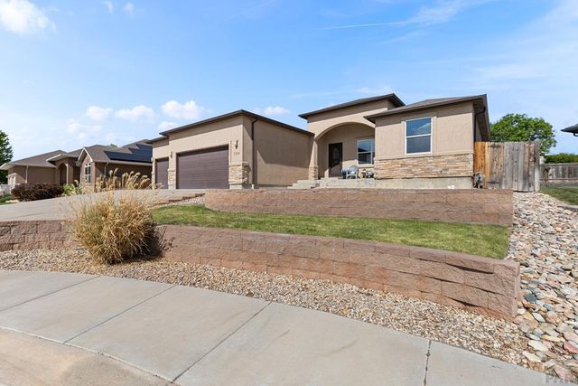 5114 Lynn Meadows Dr, Pueblo, CO 81005