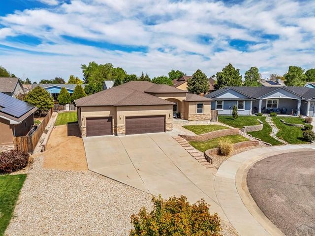 5114 Lynn Meadows Dr, Pueblo, CO 81005