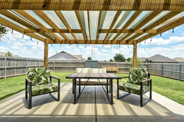 9300 Anaum Lane, Yukon, OK 73099