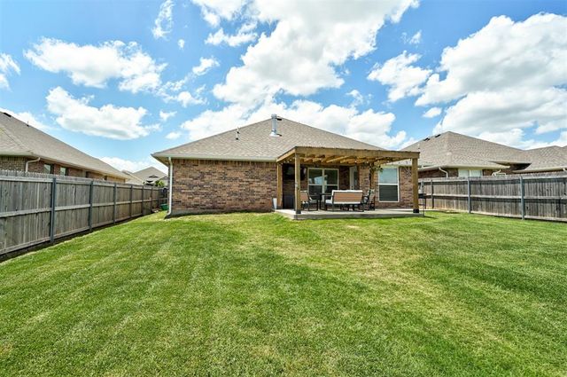 9300 Anaum Lane, Yukon, OK 73099