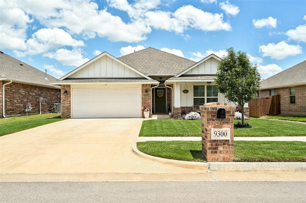 9300 Anaum Lane, Yukon, OK 73099